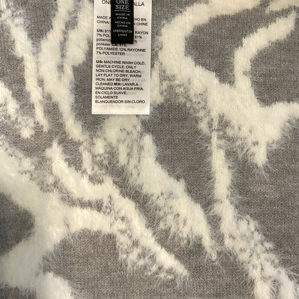 White House Black Market Sweater Ruana~Gray & White~One Size Fits Most~NWOT! - Picture 11 of 11